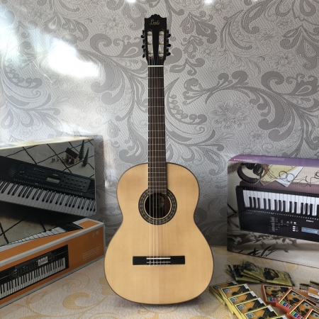 Guitar Classic Linas LC250