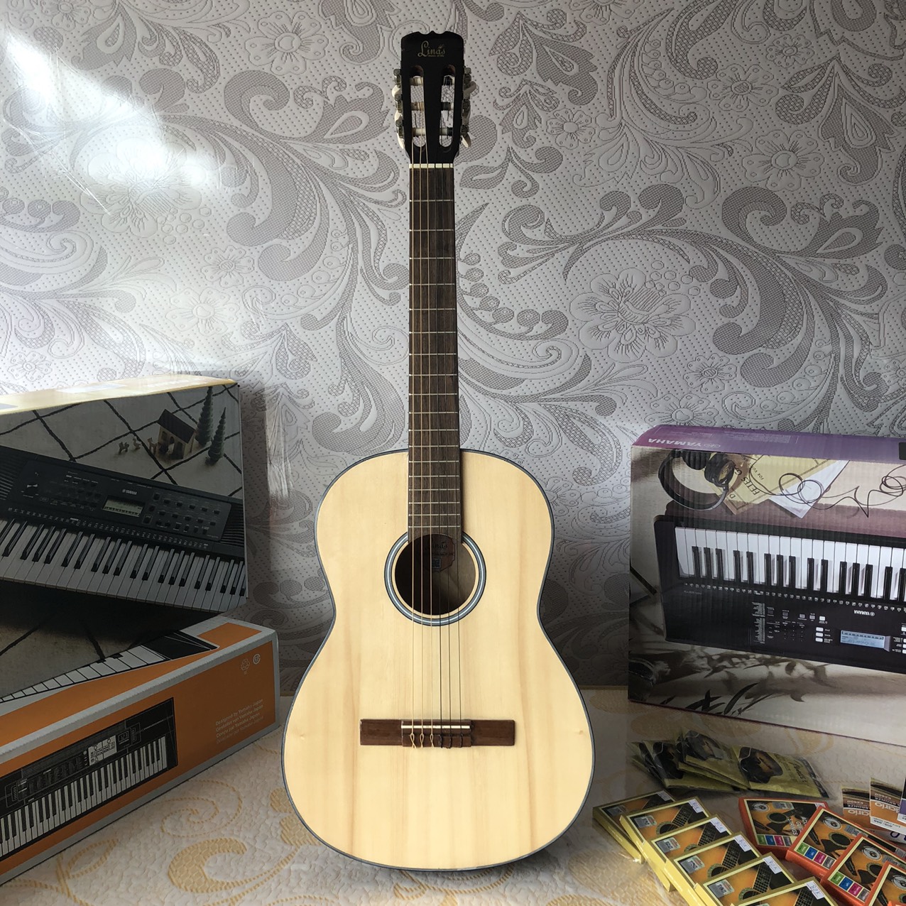 Guitar Classic Linas LC70
